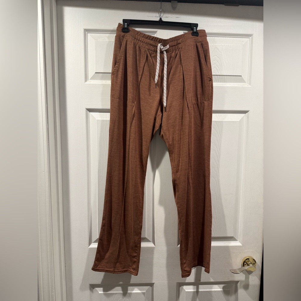 Casual Brown Flare sweatpants with Drawstring. Size Large
